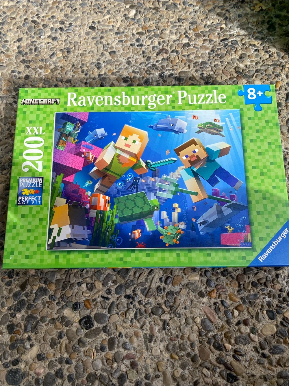 NWT Ravensburger Minecraft Puzzle 200 XXL